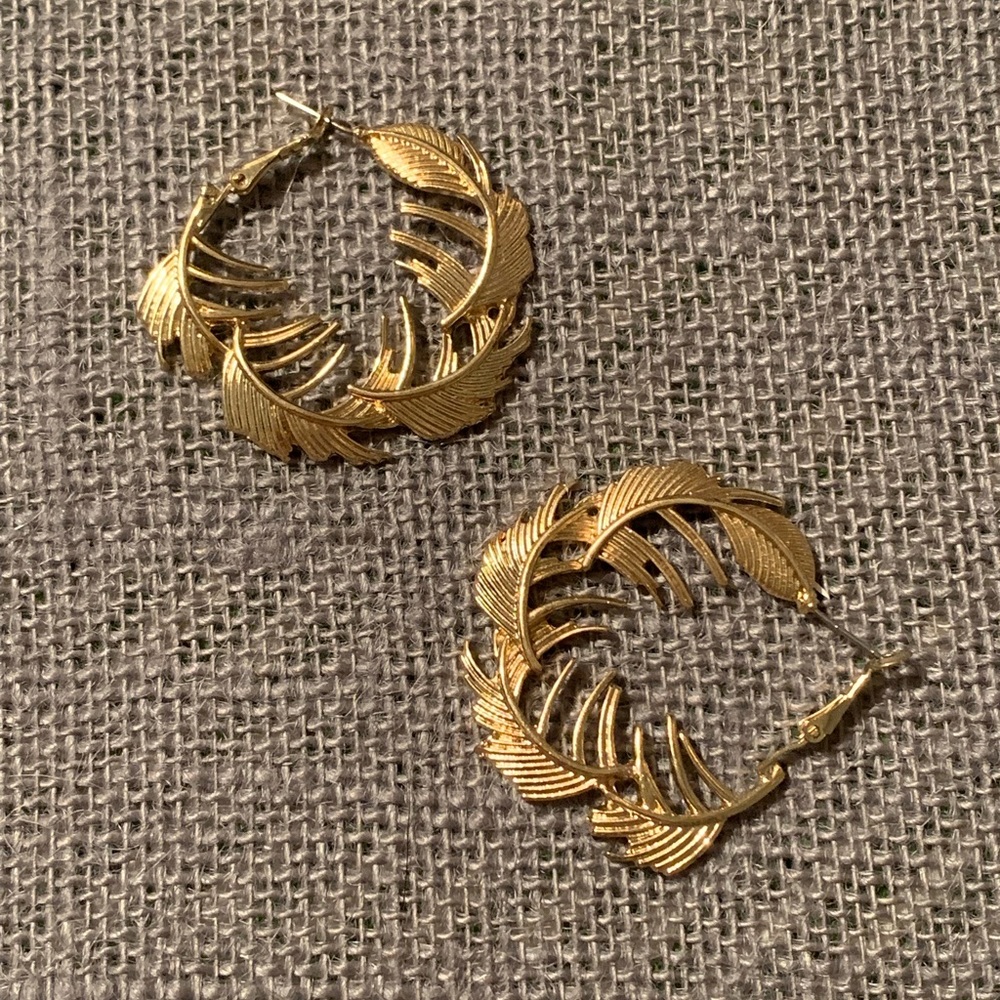 Vintage Gold Palm Leaf Hoop Earrings
